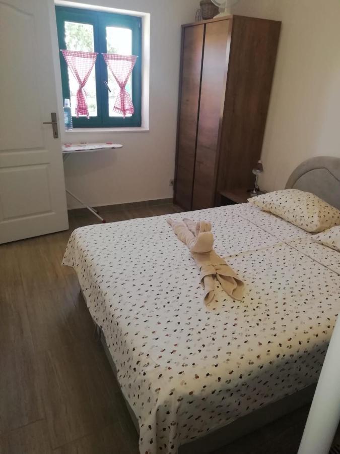 Вилла Nikini Dvori Gradac  Экстерьер фото